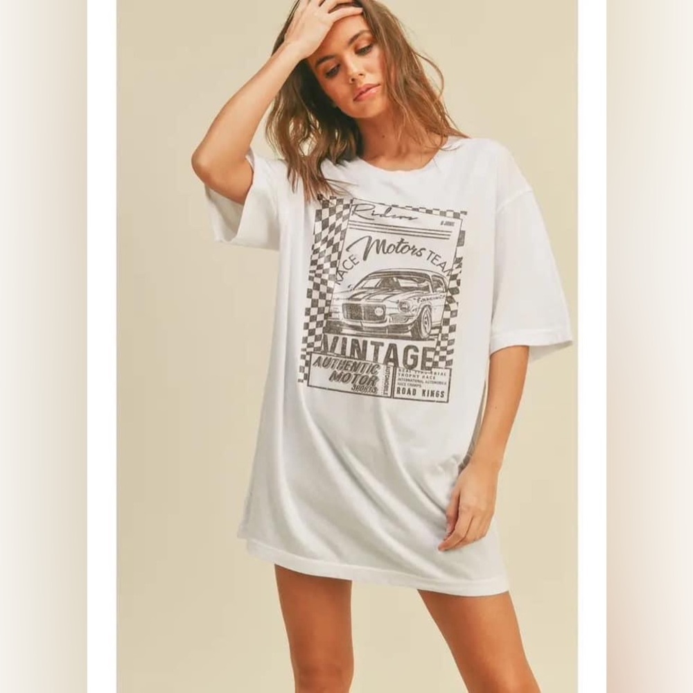 - Vintage Oversized Tee - New